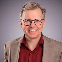 Dr. Bernd Lohe